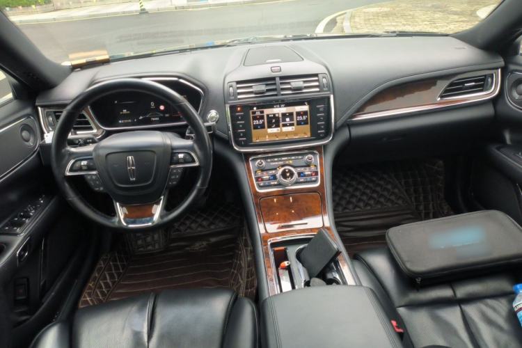 Used Lincoln Continental 2017 3.0T Four-Wheel Drive Prestige Edition Center Console