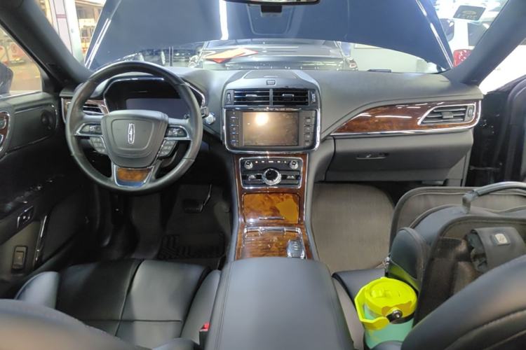 Used Lincoln Continental 2017 3.0T Four-Wheel Drive Prestige Edition Center Console