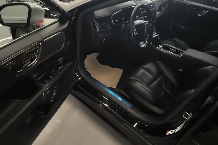 Used Lincoln Continental 2017 2.0T Two-Wheel-Drive Luxury Edition Driver Seat