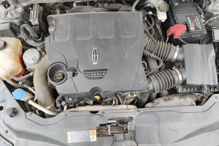 Used Lincoln Continental 2017 3.0T Four-Wheel Drive Prestige Edition Engine Bay