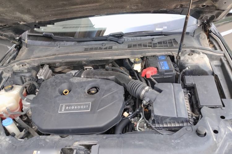 Used Lincoln Continental 2017 2.0T Two-Wheel Drive Deluxe Edition Engine Bay