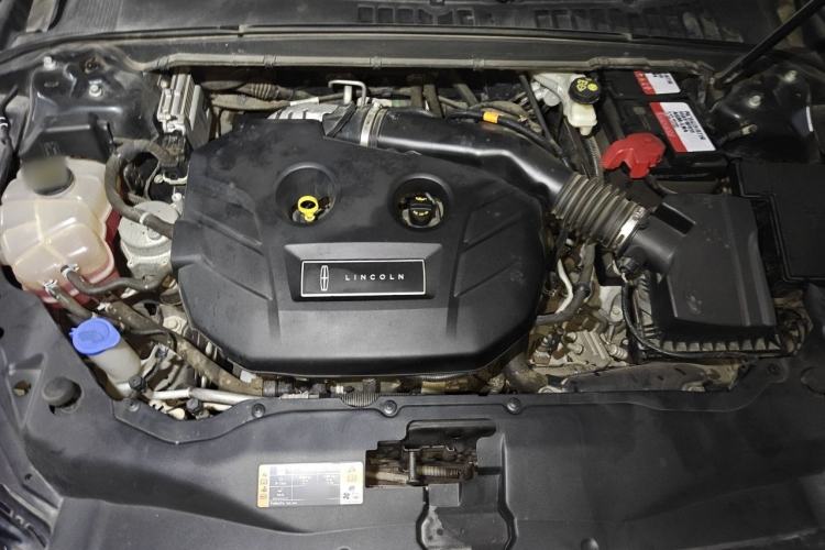 Used Lincoln Continental 2017 2.0T Two-Wheel-Drive Luxury Edition Engine Bay