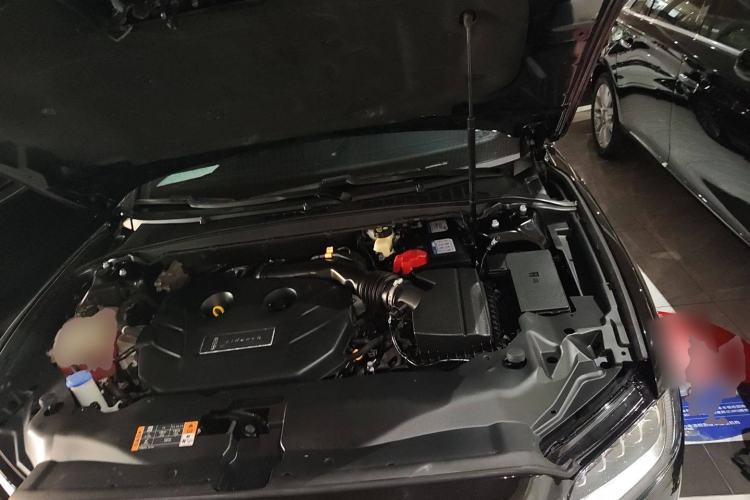 Used Lincoln Continental 2017 2.0T Two-Wheel-Drive Luxury Edition Engine Bay