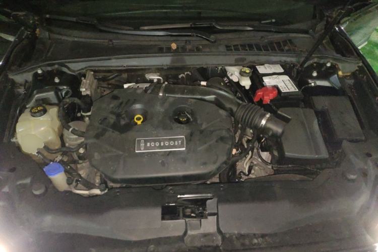 Used Lincoln Continental 2017 2.0T Two-Wheel Drive Deluxe Edition Engine Bay