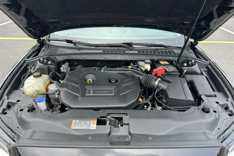Used Lincoln Continental 2017 2.0T Two-Wheel-Drive Luxury Edition Engine Bay