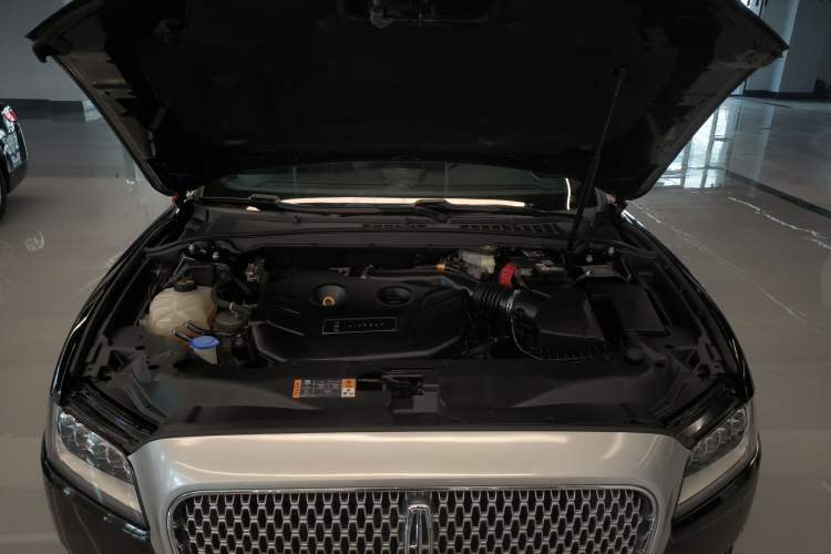 Used Lincoln Continental 2017 2.0T Two-Wheel-Drive Luxury Edition Engine Bay