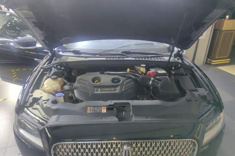 Used Lincoln Continental 2017 2.0T Two-Wheel Drive Prestige Edition Engine Bay