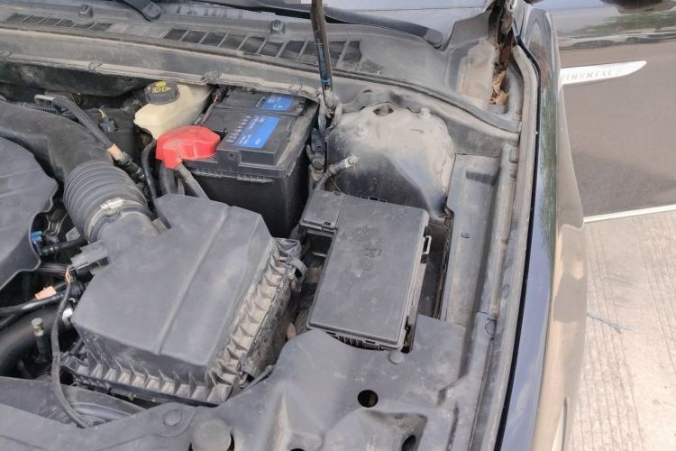 Used Lincoln Continental 2017 2.0T Two-Wheel Drive Deluxe Edition Engine Bay Left