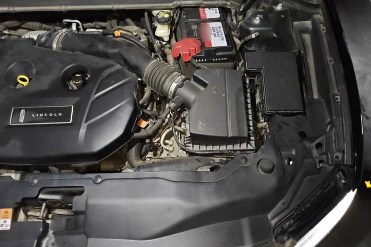 Used Lincoln Continental 2017 2.0T Two-Wheel-Drive Luxury Edition Engine Bay Left