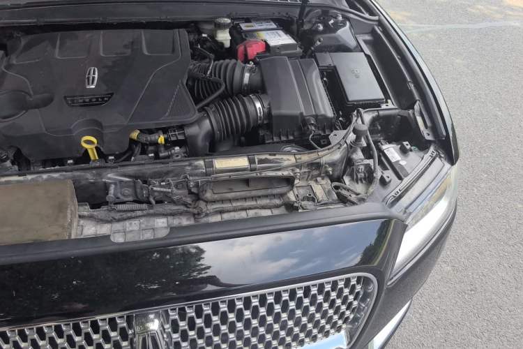 Used Lincoln Continental 2017 3.0T Four-Wheel Drive Prestige Edition Engine Bay Left