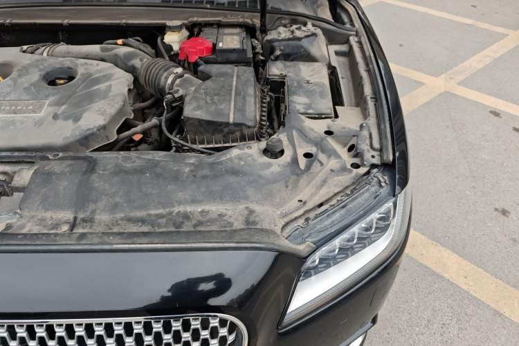 Used Lincoln Continental 2017 2.0T Two-Wheel Drive Prestige Edition Engine Bay Left