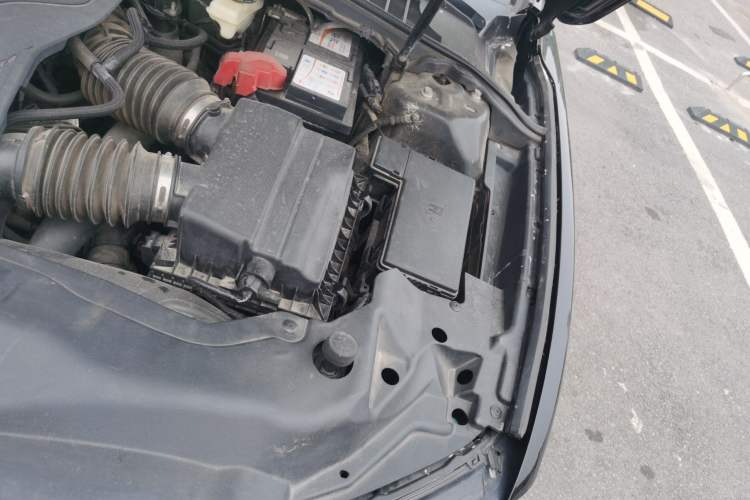 Used Lincoln Continental 2017 3.0T Four-Wheel Drive Prestige Edition Engine Bay Left