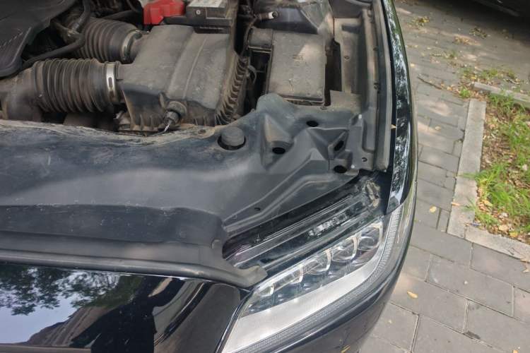 Used Lincoln Continental 2017 3.0T Four-Wheel Drive Prestige Edition Engine Bay Left
