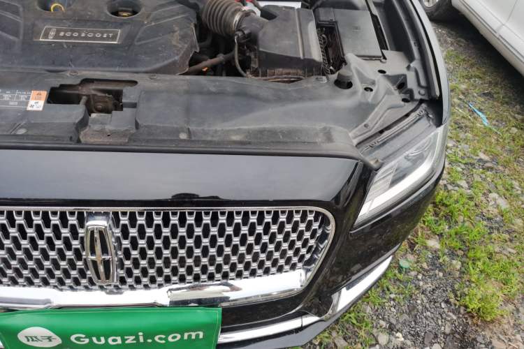 Used Lincoln Continental 2017 2.0T Two-Wheel Drive Deluxe Edition Engine Bay Left