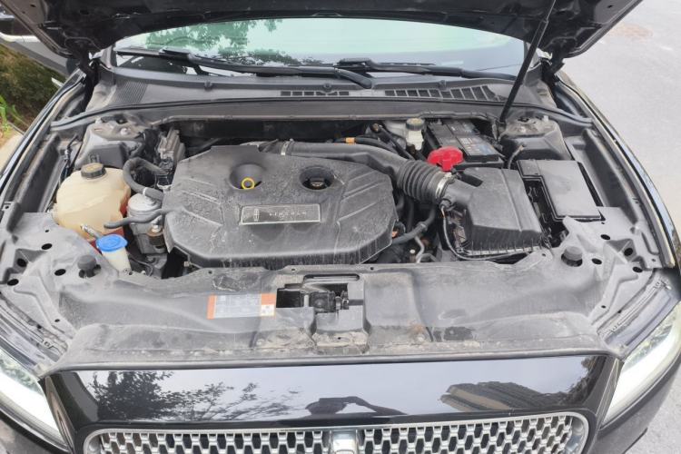 Used Lincoln Continental 2017 2.0T Two-Wheel Drive Prestige Edition Engine Bay