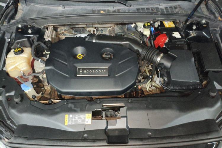 Used Lincoln Continental 2017 2.0T Two-Wheel Drive Deluxe Edition Engine Bay