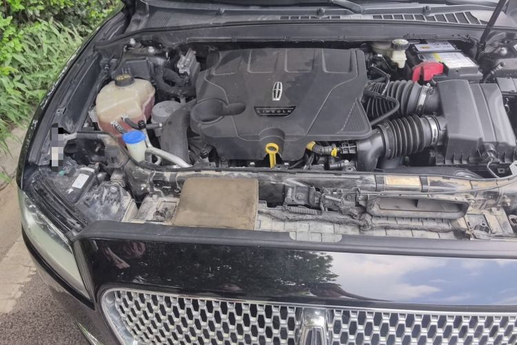 Used Lincoln Continental 2017 3.0T Four-Wheel Drive Prestige Edition Engine Bay Right