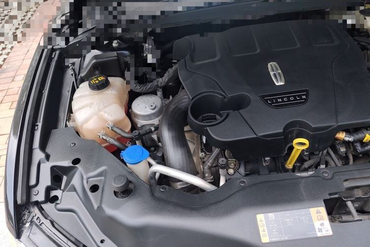 Used Lincoln Continental 2017 3.0T Four-Wheel Drive Prestige Edition Engine Bay Right
