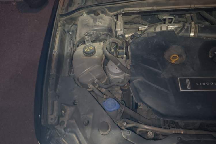Used Lincoln Continental 2017 2.0T Two-Wheel-Drive Luxury Edition Engine Bay Right