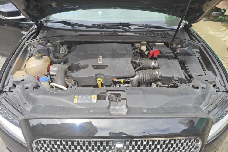 Used Lincoln Continental 2017 3.0T Four-Wheel Drive Prestige Edition Engine Bay
