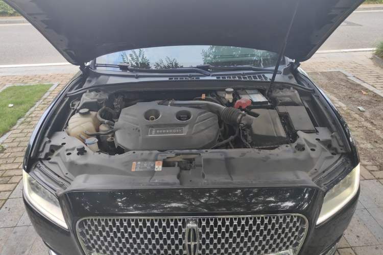 Used Lincoln Continental 2017 2.0T Two-Wheel-Drive Luxury Edition Engine Bay