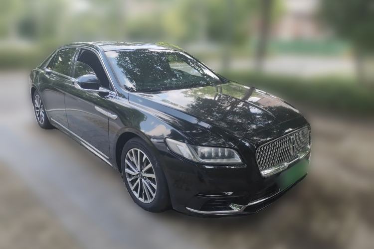 Used Lincoln Continental 2017 2.0T Two-Wheel-Drive Luxury Edition Front Right 45 Deg