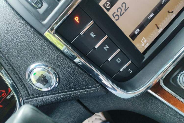 Used Lincoln Continental 2017 2.0T Two-Wheel-Drive Luxury Edition Gear Lever
