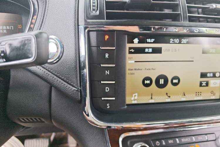 Used Lincoln Continental 2017 2.0T Two-Wheel Drive Prestige Edition Gear Lever