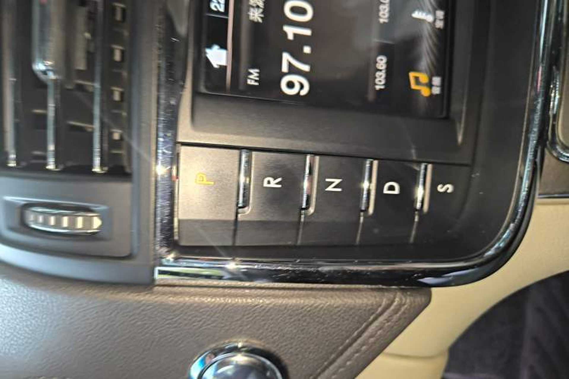Used Lincoln Continental 2017 2.0T Two-Wheel-Drive Luxury Edition Gear Lever