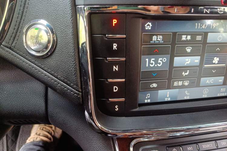 Used Lincoln Continental 2017 2.0T Two-Wheel Drive Prestige Edition Gear Lever