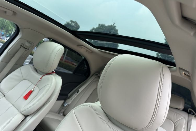 Used Lincoln Continental 2017 2.0T Two-Wheel-Drive Luxury Edition Headliner