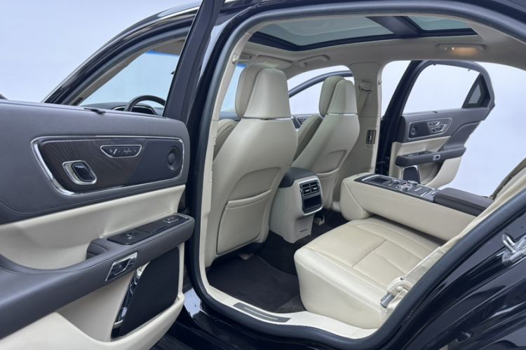 Used Lincoln Continental 2017 2.0T Two-Wheel Drive Prestige Edition Interior 3