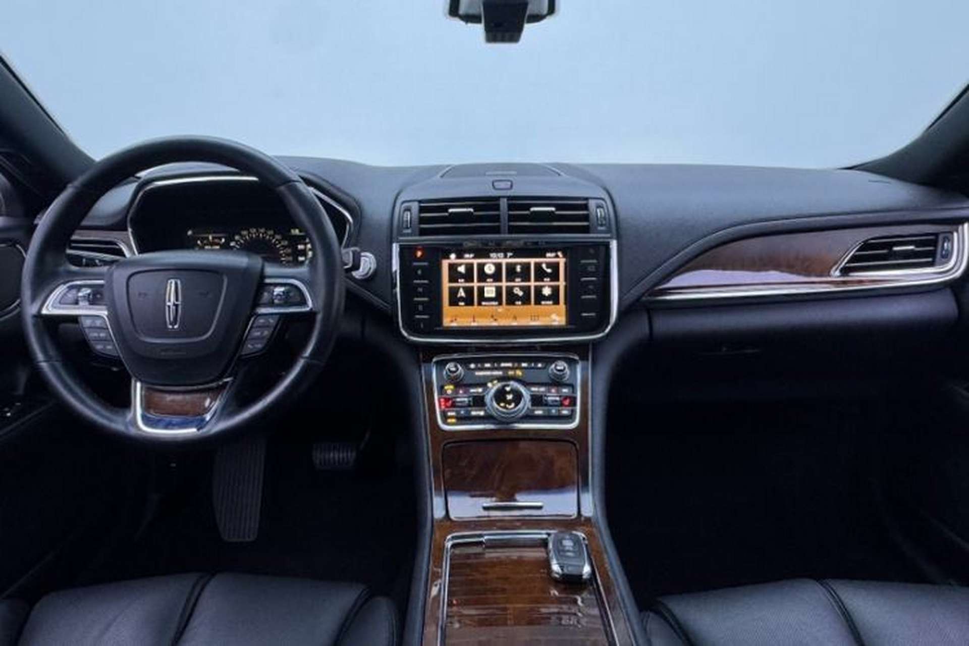 Used Lincoln Continental 2017 2.0T Two-Wheel Drive Deluxe Edition Interior 3
