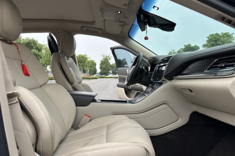 Used Lincoln Continental 2017 2.0T Two-Wheel-Drive Luxury Edition Interior 6