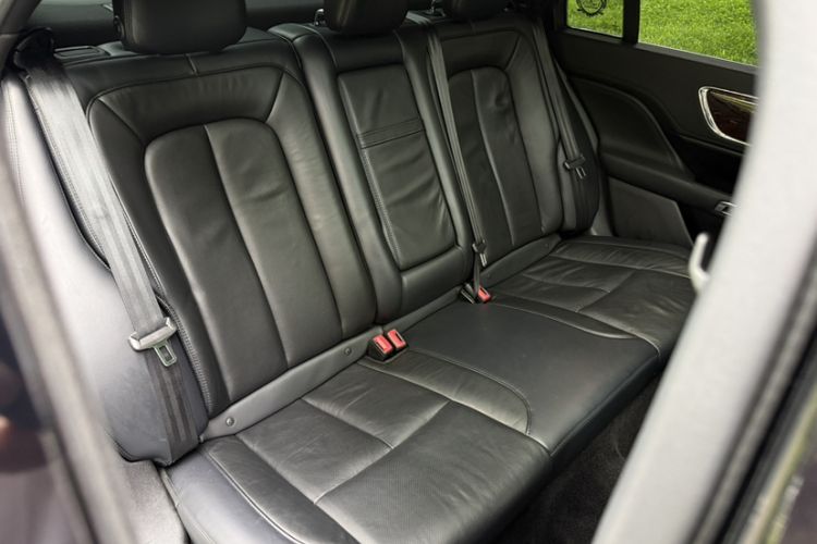 Used Lincoln Continental 2017 2.0T Two-Wheel Drive Deluxe Edition Interior 8