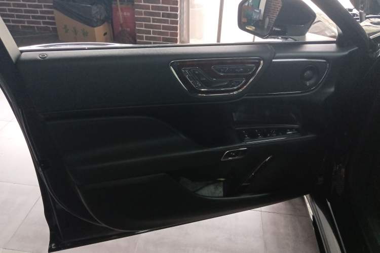 Used Lincoln Continental 2017 3.0T Four-Wheel Drive Prestige Edition Left Front Door Interior