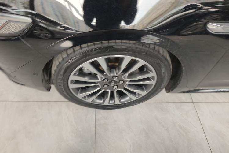 Used Lincoln Continental 2017 3.0T Four-Wheel Drive Prestige Edition Left Front Wheel Hub