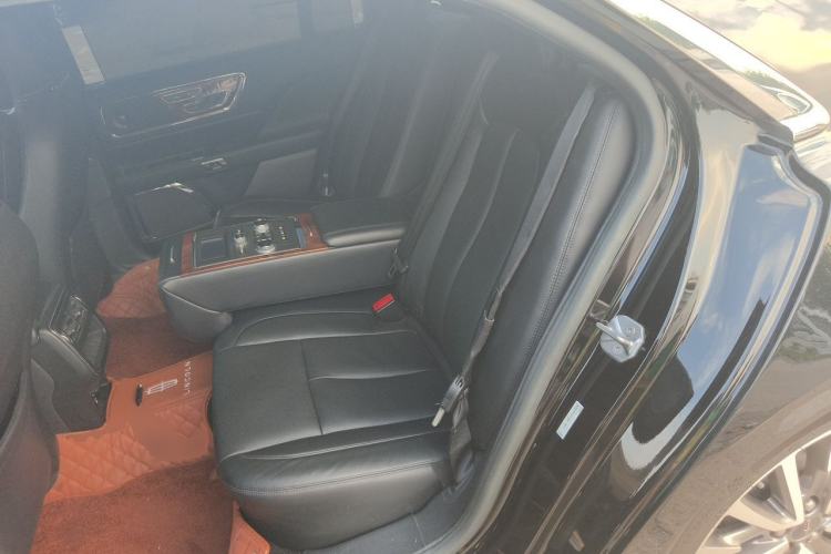 Used Lincoln Continental 2017 2.0T Two-Wheel Drive Prestige Edition Left Rear Seat