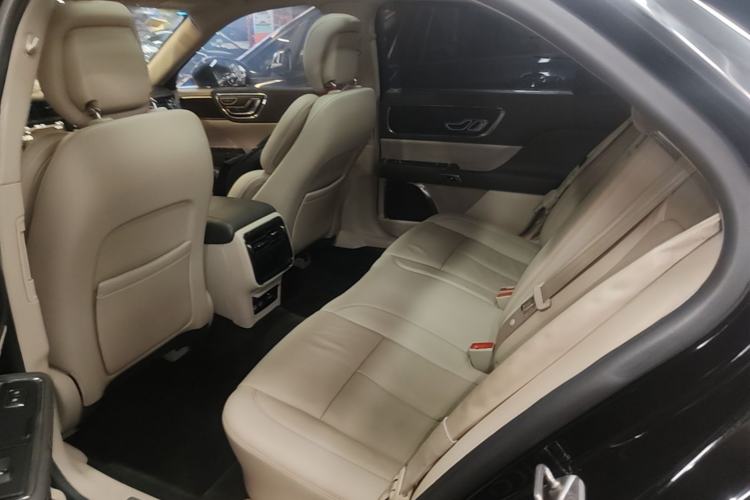 Used Lincoln Continental 2017 2.0T Two-Wheel-Drive Luxury Edition Left Rear Seat
