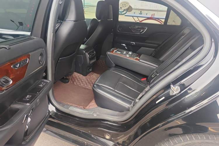 Used Lincoln Continental 2017 3.0T Four-Wheel Drive Prestige Edition Left Rear Seat