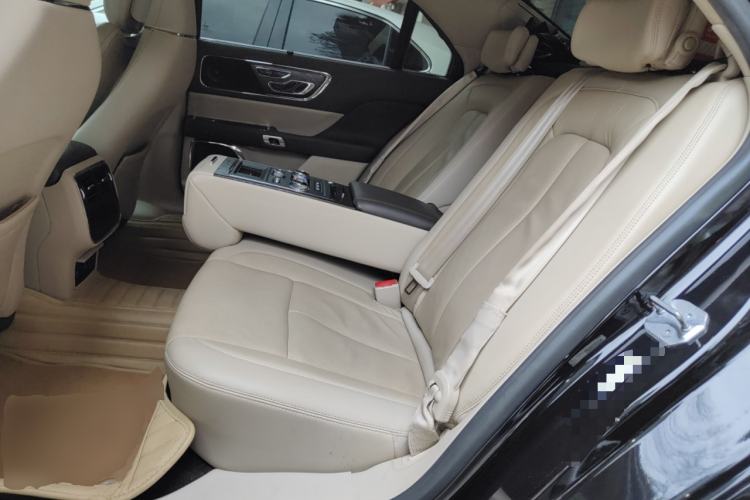 Used Lincoln Continental 2017 2.0T Two-Wheel Drive Prestige Edition Left Rear Seat