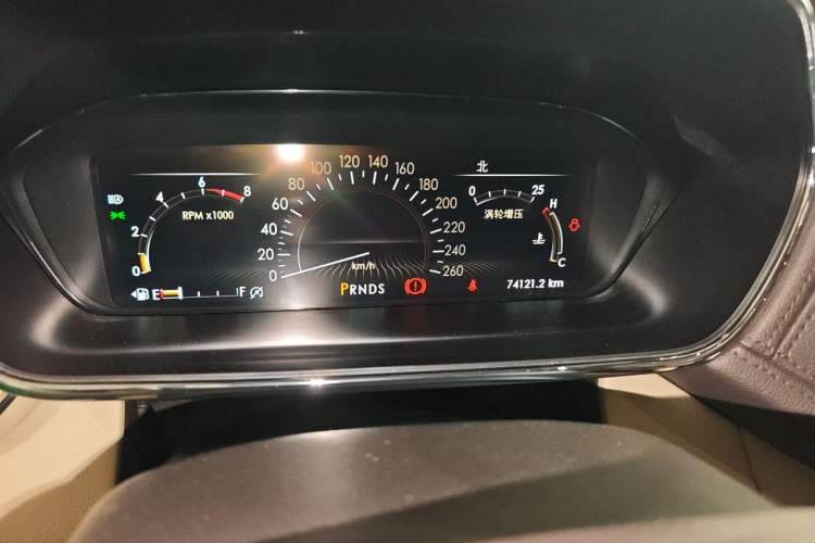 Used Lincoln Continental 2017 2.0T Two-Wheel Drive Prestige Edition Odometer Close Up