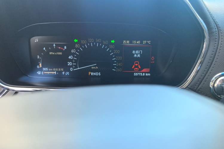 Used Lincoln Continental 2017 2.0T Two-Wheel Drive Deluxe Edition Odometer Close Up