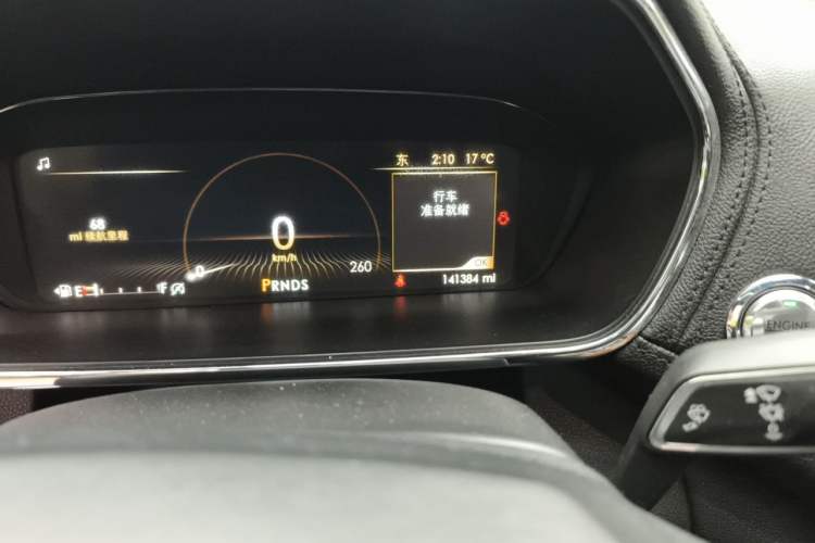 Used Lincoln Continental 2017 2.0T Two-Wheel Drive Deluxe Edition Odometer Close Up