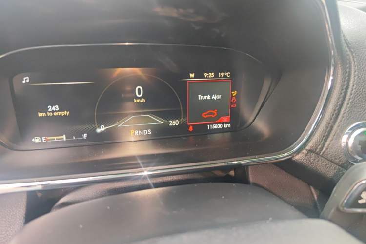 Used Lincoln Continental 2017 3.0T Four-Wheel Drive Prestige Edition Odometer Close Up