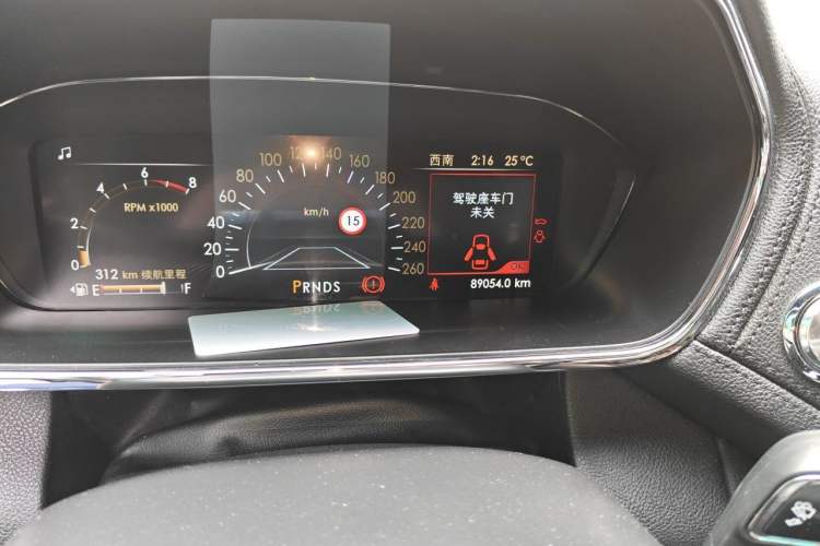 Used Lincoln Continental 2017 3.0T Four-Wheel Drive Prestige Edition Odometer Close Up
