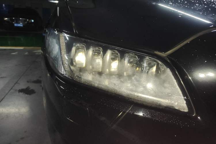Used Lincoln Continental 2017 2.0T Two-Wheel-Drive Luxury Edition Right Front Headlight