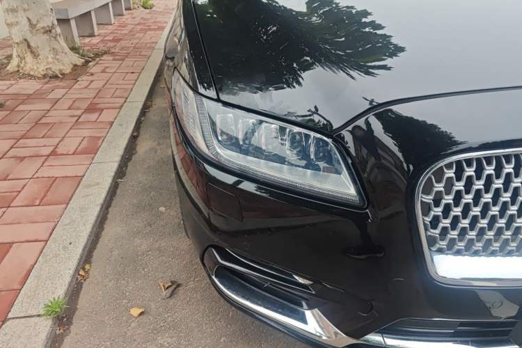 Used Lincoln Continental 2017 3.0T Four-Wheel Drive Prestige Edition Right Front Headlight