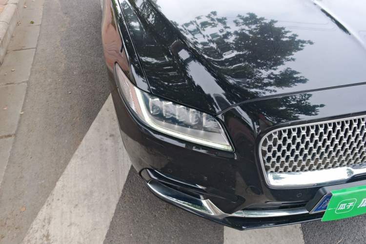 Used Lincoln Continental 2017 2.0T Two-Wheel Drive Prestige Edition Right Front Headlight