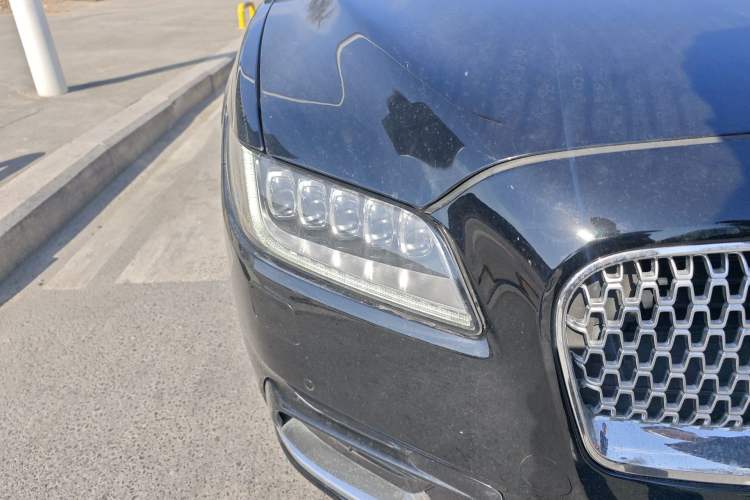 Used Lincoln Continental 2017 3.0T Four-Wheel Drive Prestige Edition Right Front Headlight